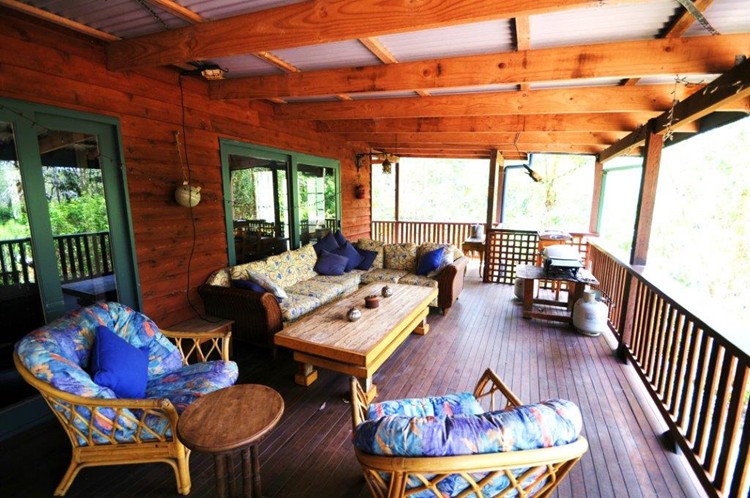 Huge verandah at Sanctuary Bush to Beach House. A pet friendly accommodation beach house with dog friendly beaches for your holiday at Nambucca Heads near Valla Beach, Mid North Coast NSW 